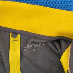 Nike Long Sleeve - Quarter Zip Golf Pullover - Mens Medium